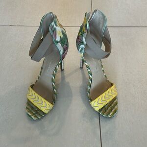 Chinese laundry heels